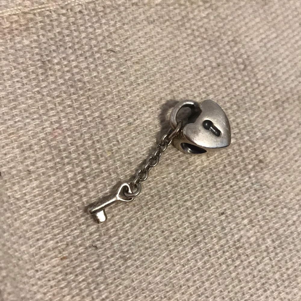 Sterling silver pandora heart lock charm